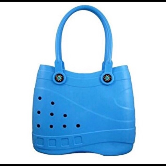 crocs beach tote
